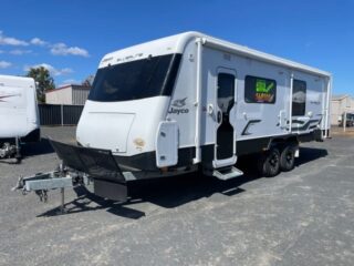 Jayco Silverline with Slide out 25ft